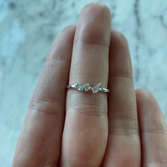 Swarovski Three Crystal Brand Ring - Picture 1 of 3